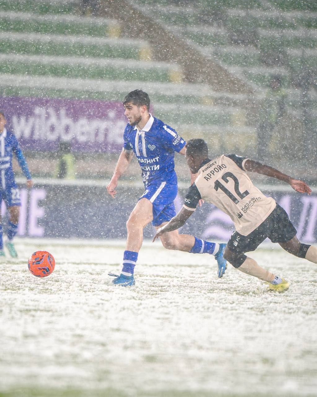 В первом официальном матче в этом году махачкалинское "Динамо" переиграло дома казанский "Рубин" - 2:1