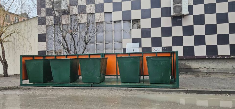 В Махачкале на 4 улицах разместили новые контейнерные площадки