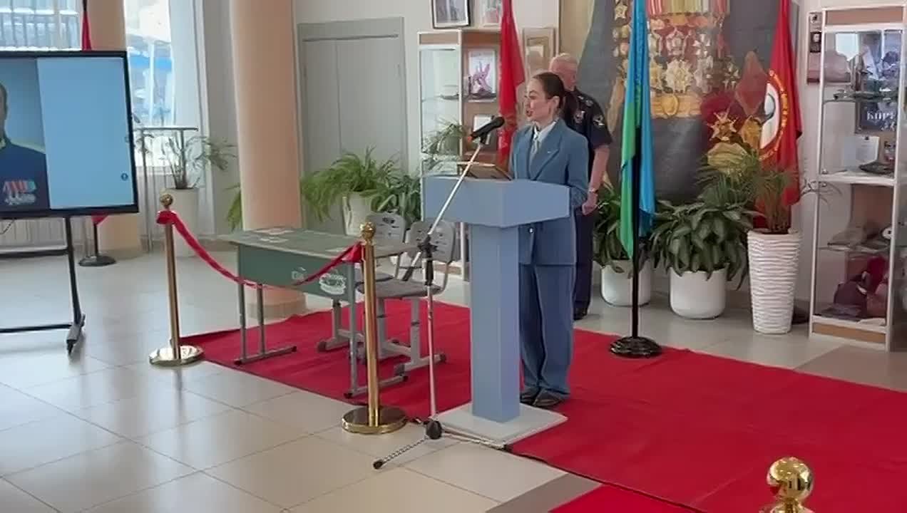 В Москве, в школе №1409, торжественно открыли парту в честь Героя России Магомеда Избакиева