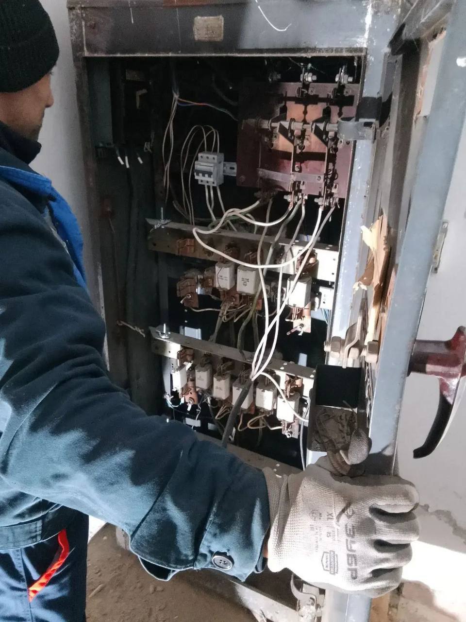 Аварийно-восстановительная бригада Республики Дагестан выполнила работы по стабилизации электроснабжения в здании администрации Михайловского района Запорожской области Аварийно-восстановительная бригада Республики Дагестан выполнила работы по стабилизации электроснабжения в здании администрации Михайловского района Запорожской области