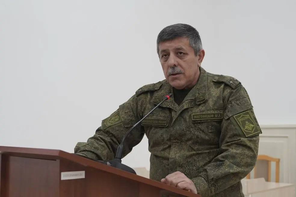 Абдурахман Махмудов провел выездное совещание по вопросу поддержки участников СВО в Кизилюрте Абдурахман Махмудов провел выездное совещание по вопросу поддержки участников СВО в Кизилюрте