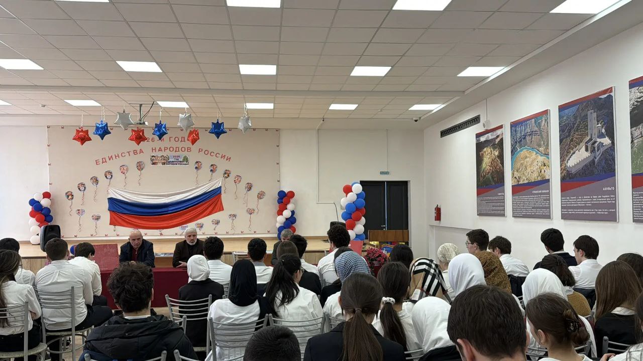 В школе №7 г. Кизилюрта состоялась встреча учащихся с депутатом НС РД Алиасхабом Шабановым, а также его братом Гаджимурадом Шабановым, дважды продливавшим контракт на прохождение службы в зоне СВО В школе №7 г. Кизилюрта состоялась встреча учащихся с депутатом НС РД Алиасхабом Шабановым, а также его братом Гаджимурадом Шабановым, дважды продливавшим контракт на прохождение службы в зоне СВО