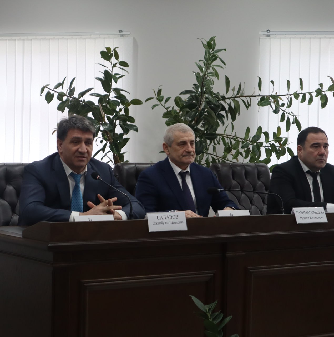 Коллективу Минтранса Дагестана представили нового руководителя Коллективу Минтранса Дагестана представили нового руководителя