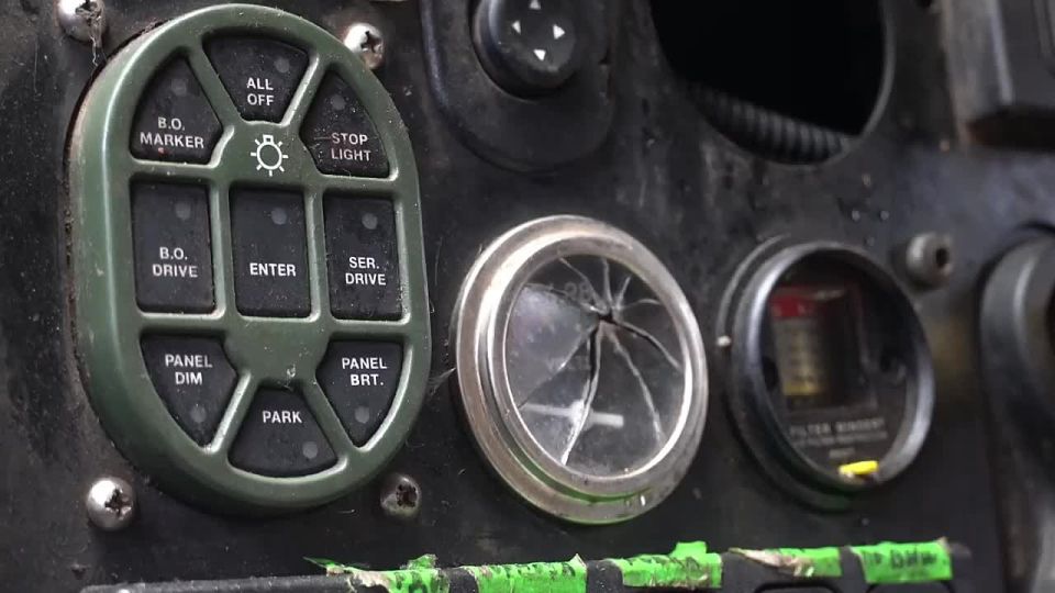 В Махачкале Военному центру ДГТУ передали трофейный бронеавтомобиль «Макс-Про», который использовался украинскими военными