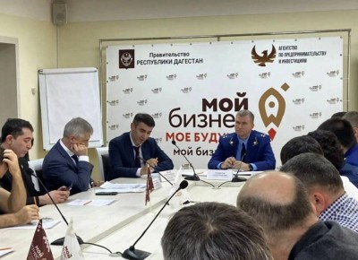 Исполняющий обязанности прокурора Республики Дагестан Алексей Родивилов встретился с владельцами автозаправочных станций