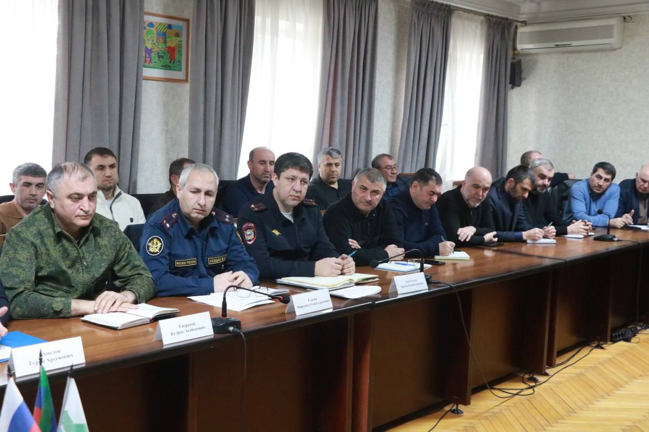 В Дербентском районе обсудили вопросы привлечения граждан на военную службу по контракту В Дербентском районе обсудили вопросы привлечения граждан на военную службу по контракту