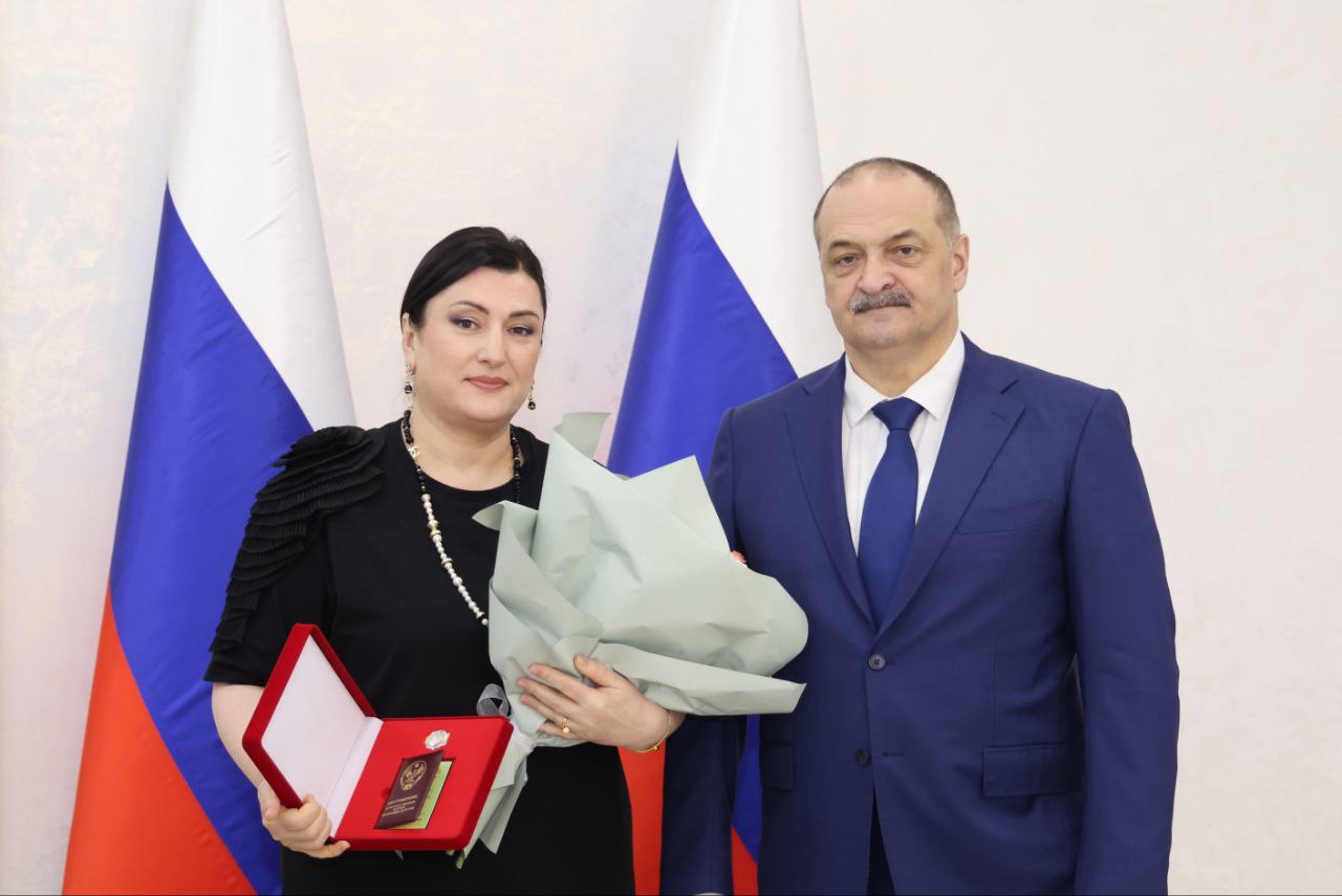 За высокие трудовые достижения и добросовестную работу награждены работники здравоохранения