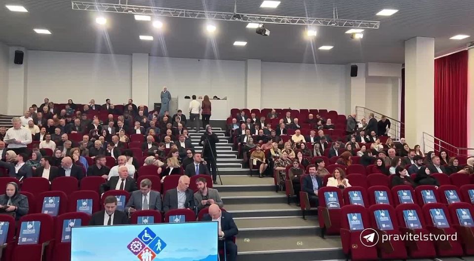 Абдулмуслим Абдулмуслимов прибыл на расширенное заседание коллегии Минтруда Дагестана