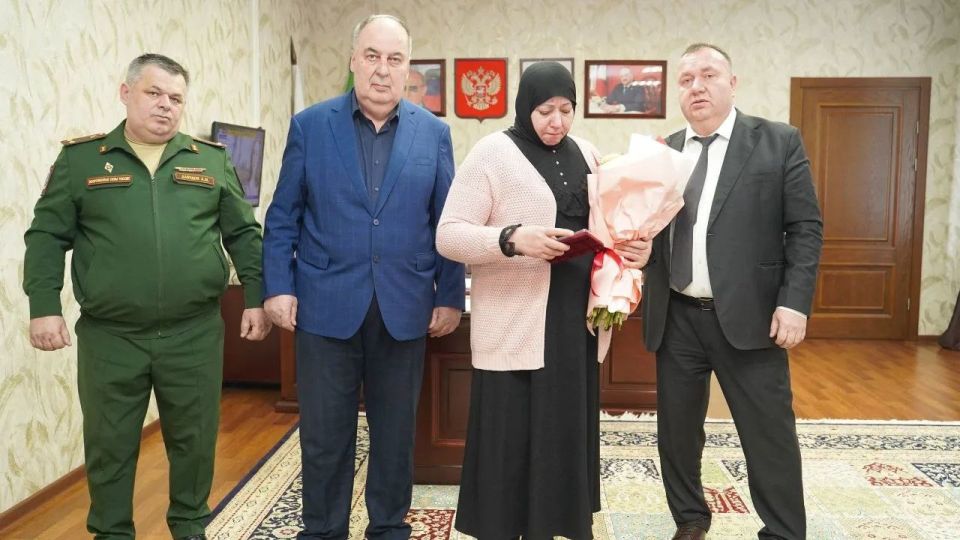 Депутат НС Руслан Ибрагимов принял участие в передаче госнаград семьям военнослужащих из Хасавюртовского района, погибших в ходе СВО