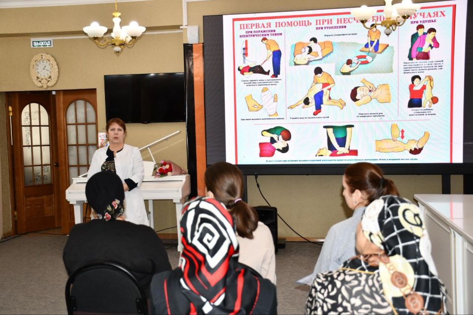 Сотрудники библиотек Каспийска обучились оказанию первой помощи! Сотрудники библиотек Каспийска обучились оказанию первой помощи!