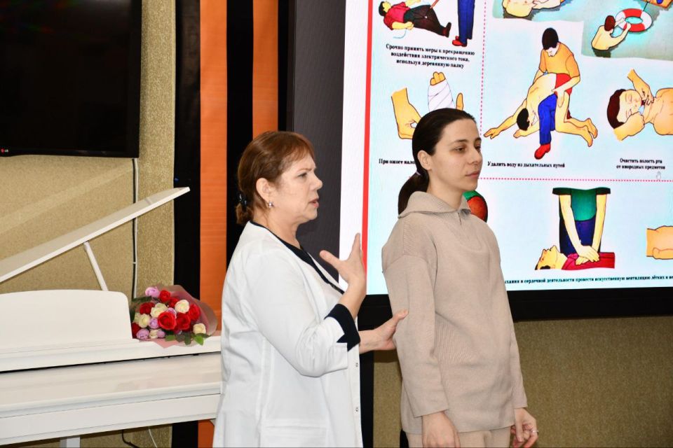 Сотрудники библиотек Каспийска обучились оказанию первой помощи! Сотрудники библиотек Каспийска обучились оказанию первой помощи!