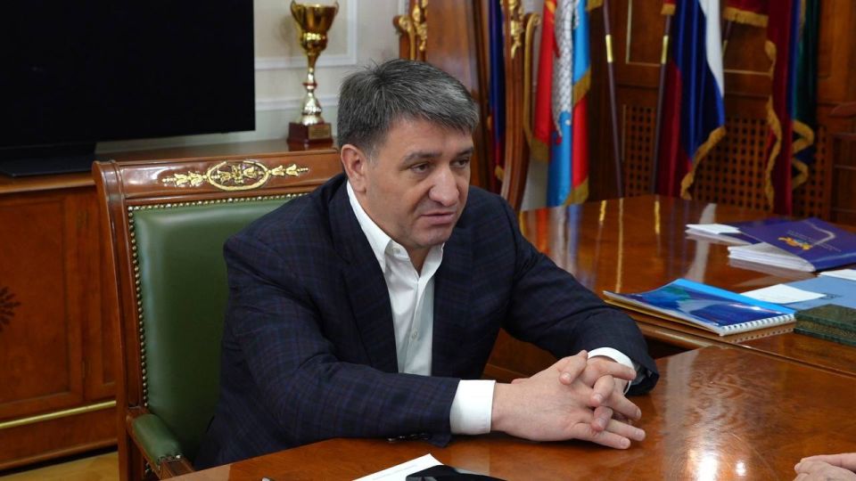 Джамбулат Салавов: Ассаламу алейкум, добрый день, уважаемые махачкалинцы!