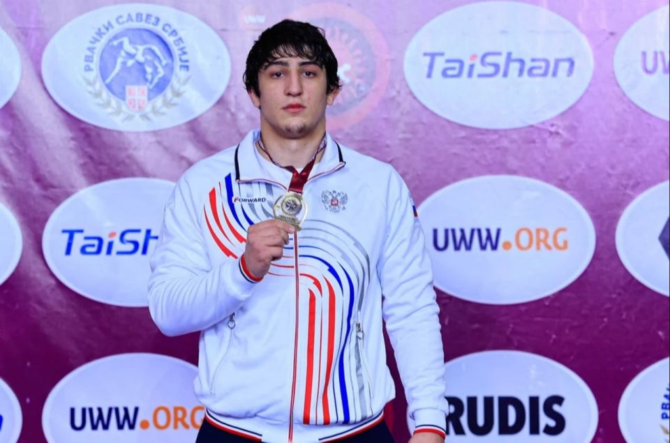 4 ������� � 1 ��������� ������ �������� ������������ ����� �������� ����� � ������� ������� ������ �� ���������� ������ (U-23) � ������