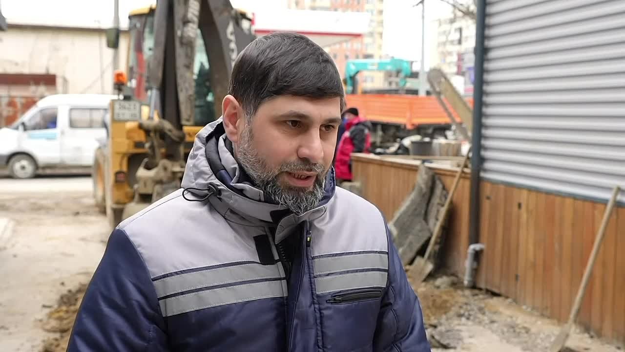 На улице Заморской ведутся аварийные работы на водопроводе