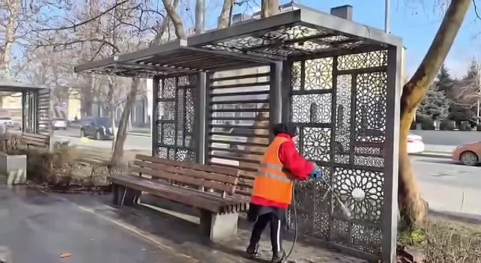 Коммунальные службы провели санитарную очистку в районе ЦУМа