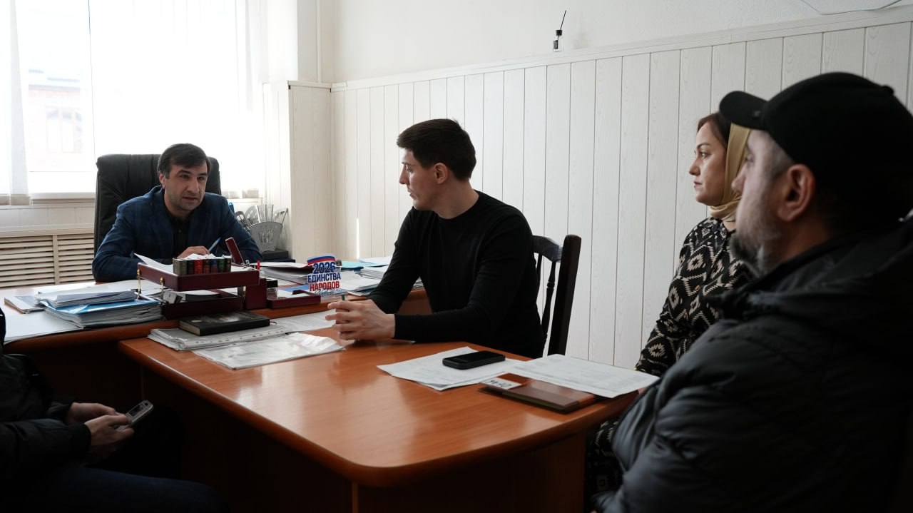 В Администрации Хасавюрта состоялся еженедельный приём граждан В Администрации Хасавюрта состоялся еженедельный приём граждан