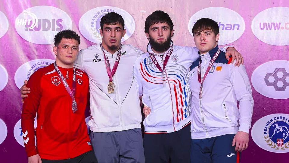 Эффектный камбэк. Эффектный бросок борца Бозигита Исламгереева на молодёжном первенстве Европы разлетелся по интернету — ролик собрал миллионы просмотров даже в непрофильных каналах и пабликах