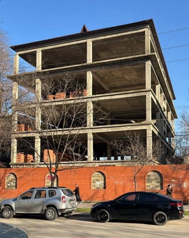 Судебные инстанции поддержали иск администрации Махачкалы о признании незаконным объекта капитального строительства и его последующем сносе