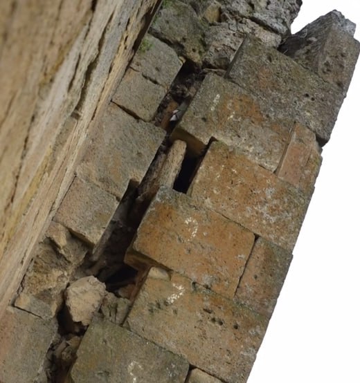 В Дербенте выявили аварийное состояние одной из башен древнейшей крепостной стены