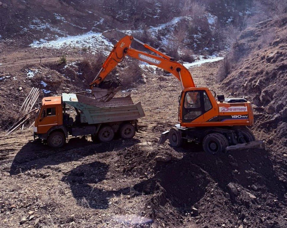 Дорожники Дагестана продолжают работы по содержанию и благоустройству дорог