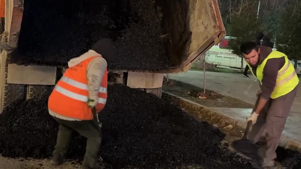 Бригады рабочих провели ямочный ремонт этой ночью на улице Гагарина