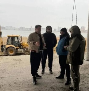 Джамбулат Салавов: Сегодня проинспектировал ход строительства «Школы 21» — уникального образовательного проекта для подготовки IT-специалистов, которая возводится в живописной зоне у озера Ак-Гель