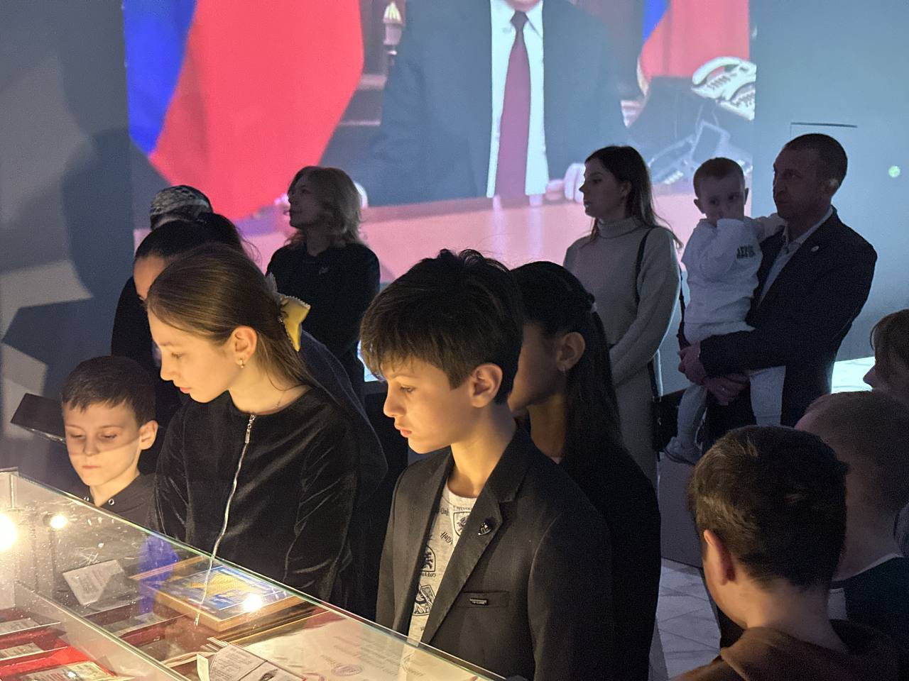 Елена Павлюченко посетила выставку «Поколение героев» вместе с семьями участников программы «Доблесть гор» Елена Павлюченко посетила выставку «Поколение героев» вместе с семьями участников программы «Доблесть гор»