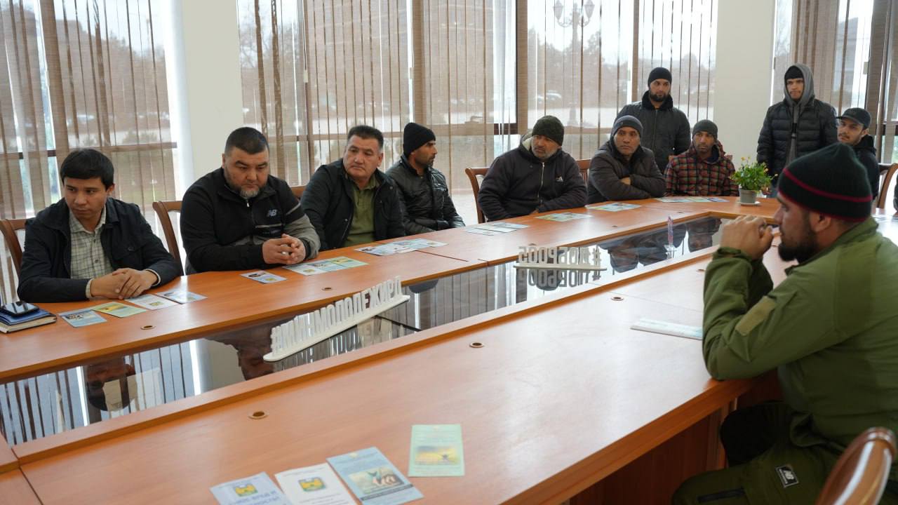 В Хасавюрте состоялась встреча с иностранными гражданами из центральноазиатских стран В Хасавюрте состоялась встреча с иностранными гражданами из центральноазиатских стран