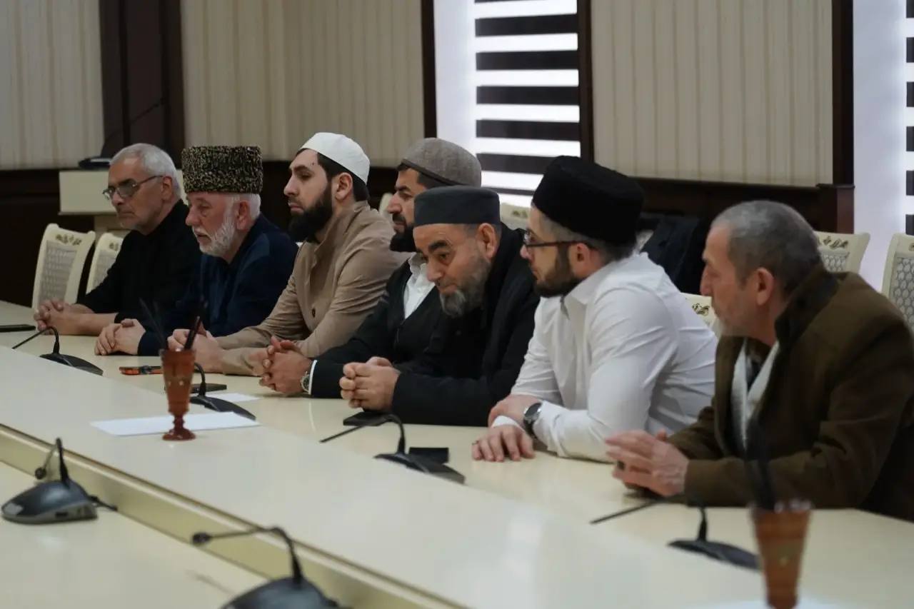 В преддверии Ураза-байрама в администрации Дербента состоялось совещание по вопросам обеспечения безопасности в праздничные дни В преддверии Ураза-байрама в администрации Дербента состоялось совещание по вопросам обеспечения безопасности в праздничные дни