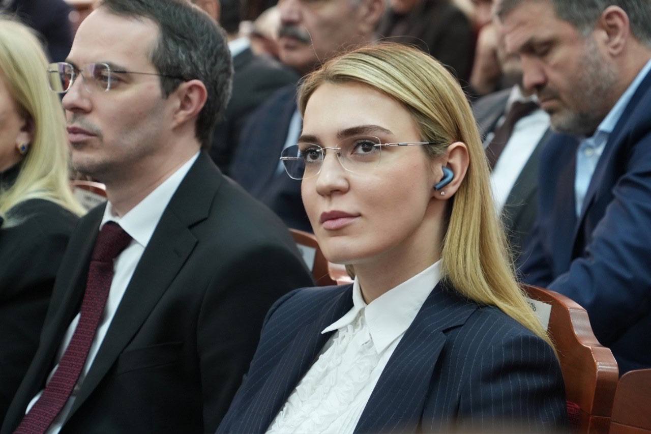 Эмилия Шахабутиновна: Более 1500 махачкалинцев уже приняли участие в судьбе нового Дома молодежи Эмилия Шахабутиновна: Более 1500 махачкалинцев уже приняли участие в судьбе нового Дома молодежи