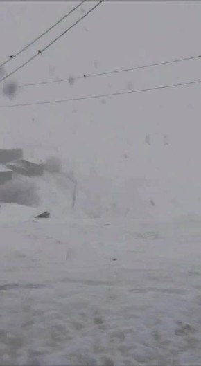 Доброе утро. В Дахадаевском районе пошел снег