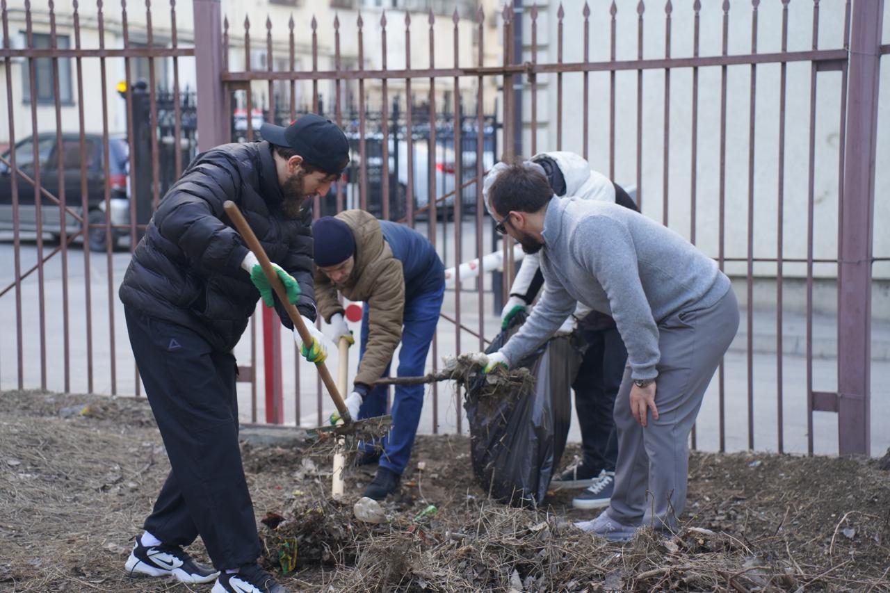 В преддверии Ураза-байрама сотрудники ЦУР Дагестана вышли на субботник В преддверии Ураза-байрама сотрудники ЦУР Дагестана вышли на субботник