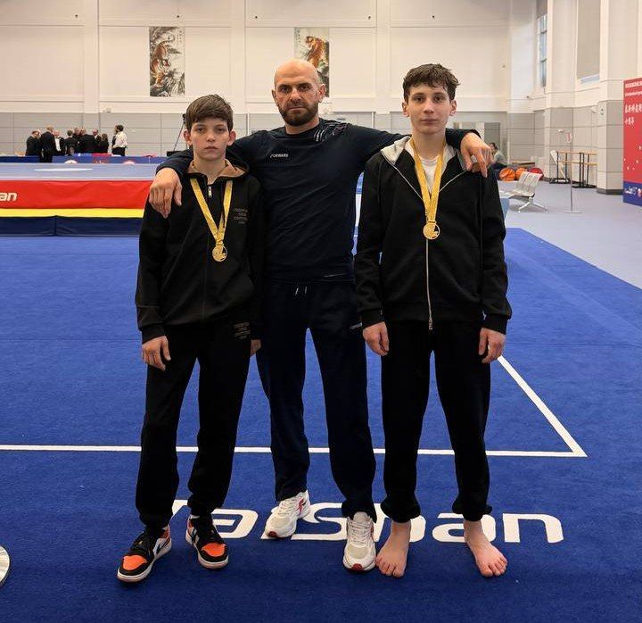 � ������ ���������� ������������� ������ �� ���-������, �� ������� ������������ ���������� ��������� 2 ������� � 3 ��������� ������: