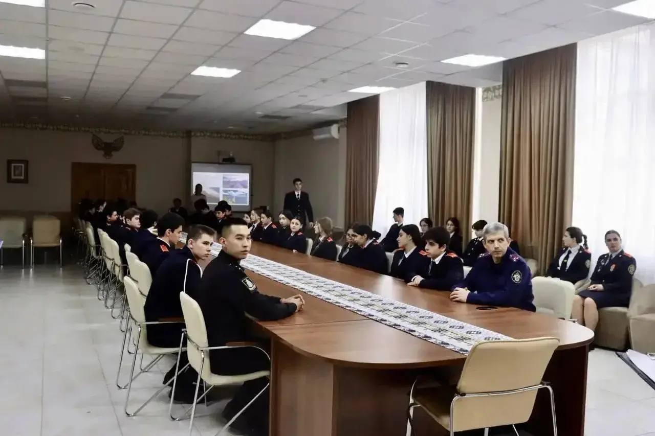 В Республике Дагестан проведено просветительское мероприятие на тему: «Россия — Крым. Снова вместе» В Республике Дагестан проведено просветительское мероприятие на тему: «Россия — Крым. Снова вместе»