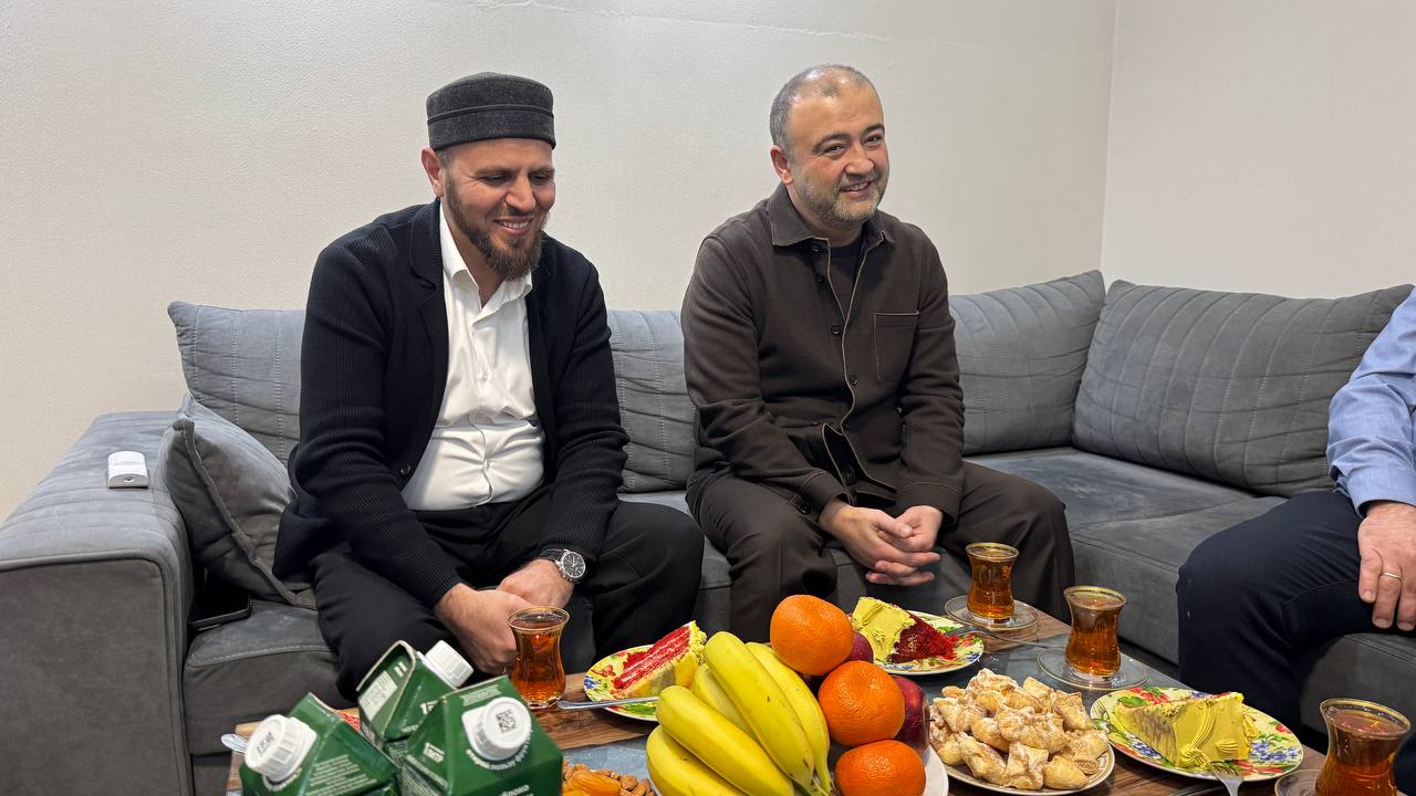 Ханлар Пашабеков: Поздравил имамов дербентских мечетей с праздником Ураза-байрам Ханлар Пашабеков: Поздравил имамов дербентских мечетей с праздником Ураза-байрам