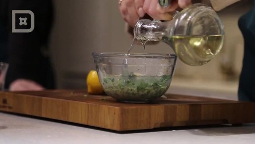 В гостях у «Время есть» очаровательная Ариадна Морозова, солистка государственного академического заслуженного ансамбля танца Республики Дагестан «Лезгинка»