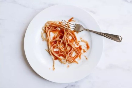 Что нельзя сбрасывать в слив раковины: 7 опасных продуктов