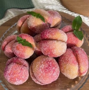 Пирожные, которые напоминают персики: нежный десерт для настоящих гурманов