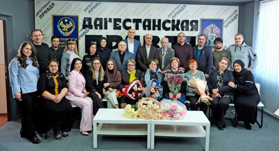 Дорогая Бурлият Мовсаровна! С днем рождения!