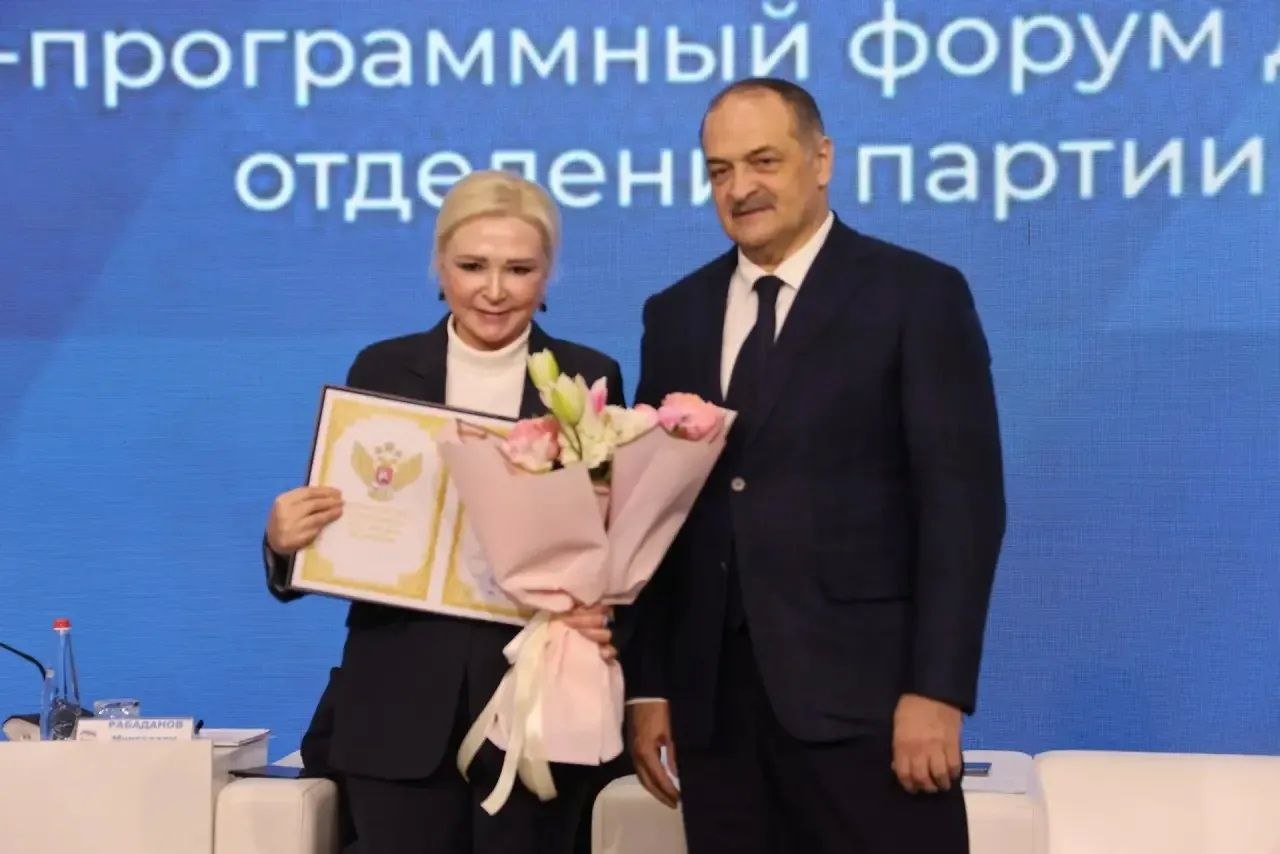 Депутаты парламента Дагестана отмечены государственными наградами