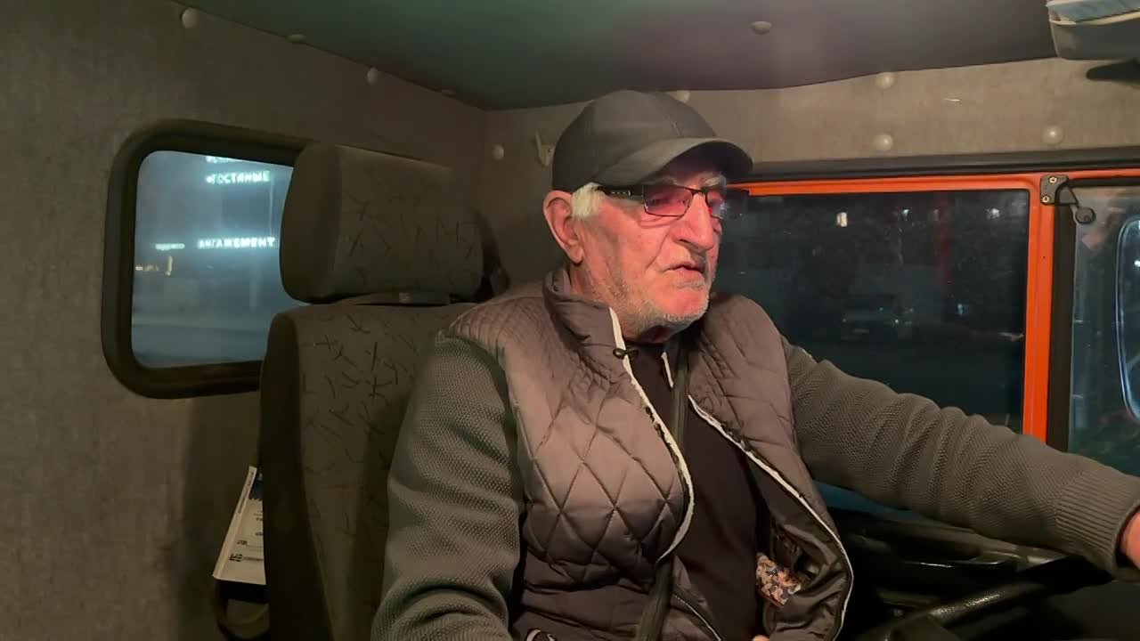 Дядя Низамудин уже пять лет трудится водителем в МБУ «Благоустройство»