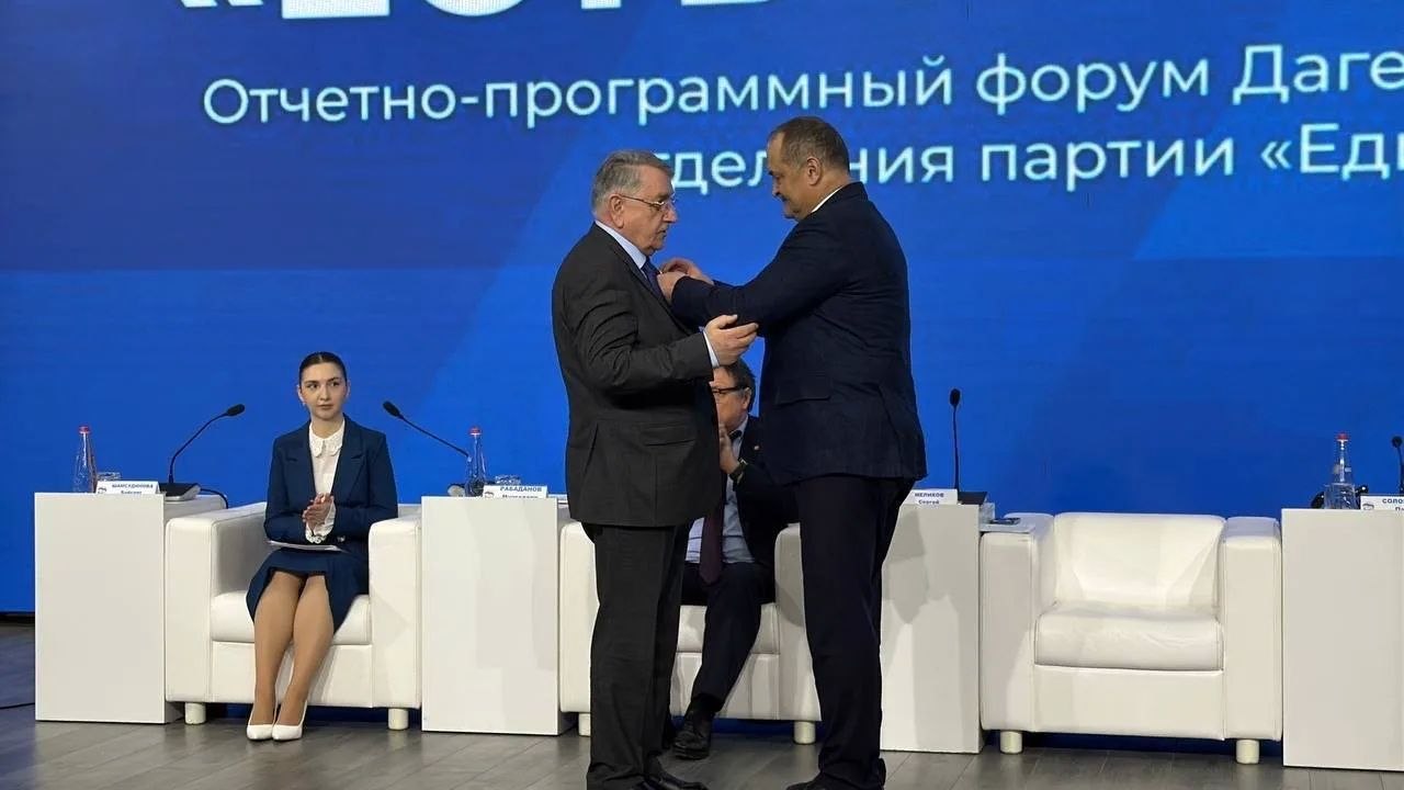 Депутаты парламента Дагестана отмечены государственными наградами Депутаты парламента Дагестана отмечены государственными наградами