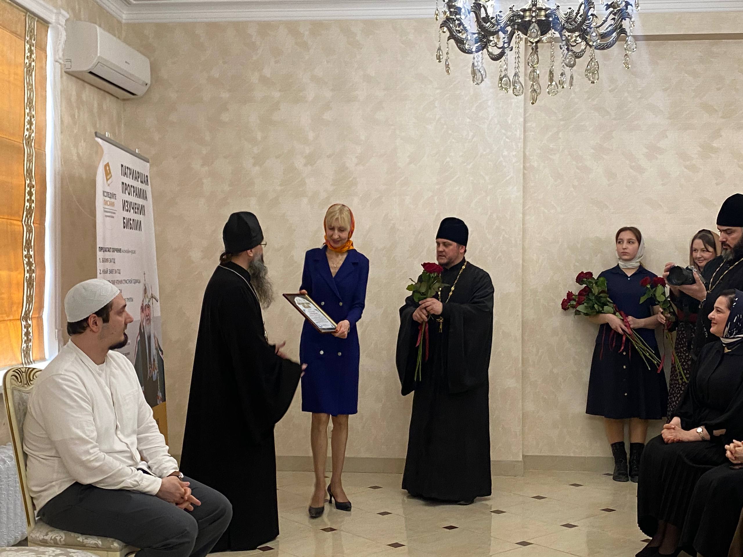 Эмин Мерданов и архиепископ Варлаам обсудили развитие религиозного туризма с представителями туристического сообщества Эмин Мерданов и архиепископ Варлаам обсудили развитие религиозного туризма с представителями туристического сообщества