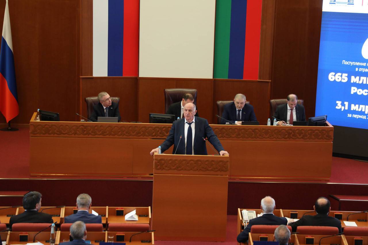 Корголи Корголиев: На пленарном заседании Народного Собрания Республики Дагестан Председатель Правительства РД Абдулмуслим Мухудинович Абдулмуслимов представил отчет о работе за 2025 год