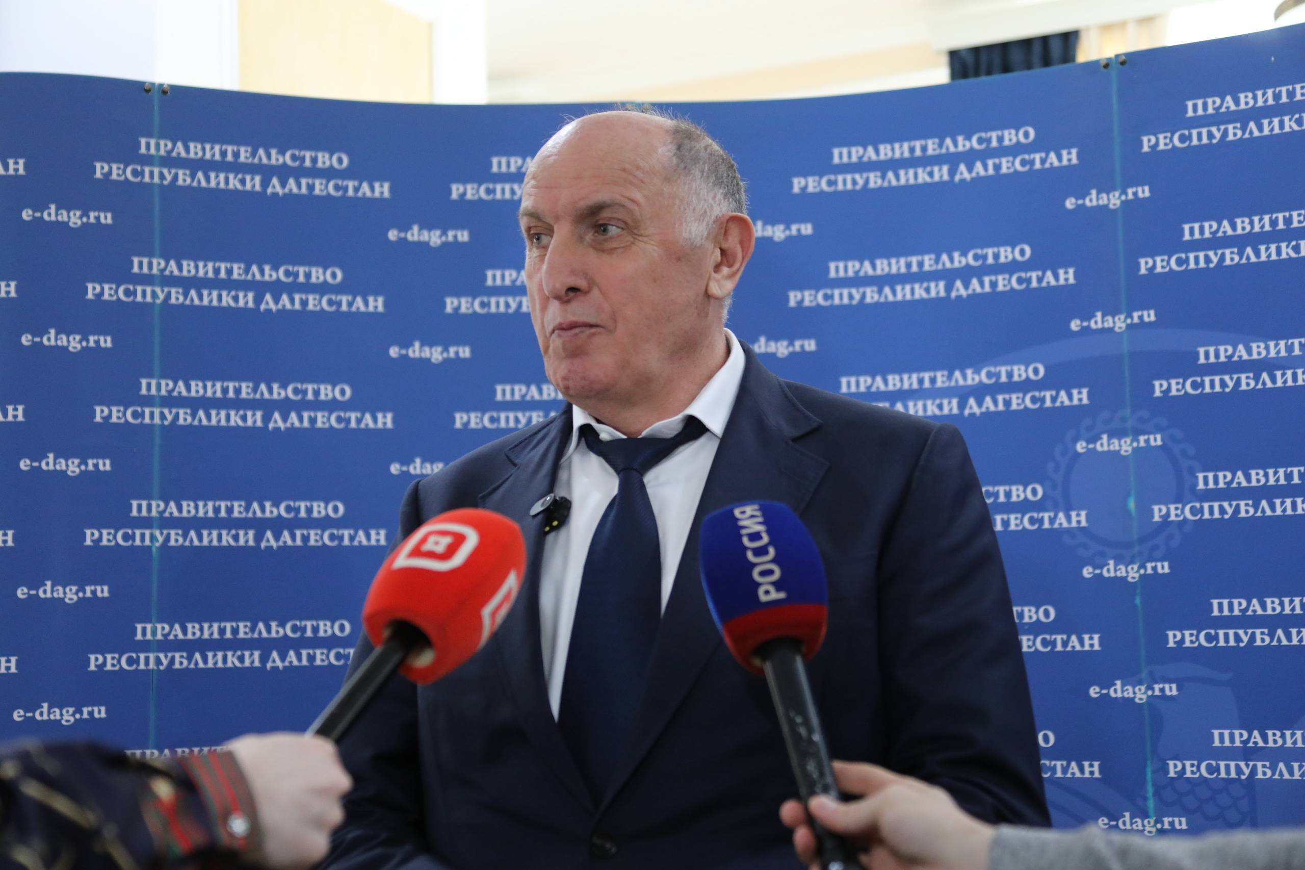 Абдулмуслим Абдулмуслимов по итогам отчета Правительства Дагестана общается с журналистами в рамках пресс-подхода