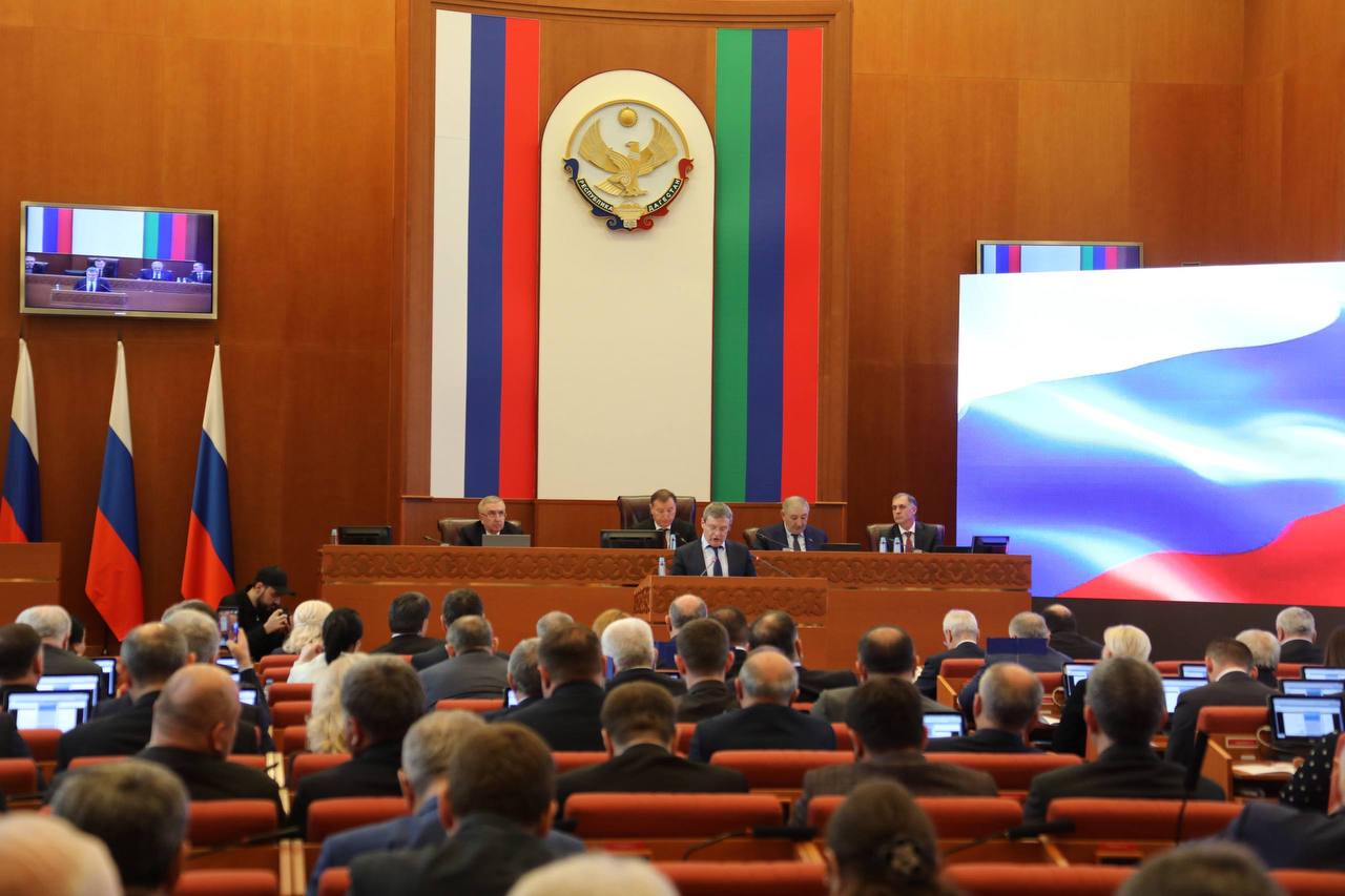 Манвел Мажонц доложил о модернизации топливно-энергетического комплекса Дагестана Манвел Мажонц доложил о модернизации топливно-энергетического комплекса Дагестана