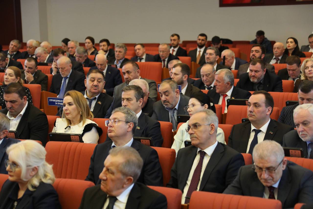 Уважаемые избербашцы!. Сегодня Председатель Правительства Республики Дагестан Абдулмуслим Абдулмуслимов в своем ежегодном отчете перед Народным Собранием РД озвучил важнейшие итоги социально-экономического развития... Уважаемые избербашцы!. Сегодня Председатель Правительства Республики Дагестан Абдулмуслим Абдулмуслимов в своем ежегодном отчете перед Народным Собранием РД озвучил важнейшие итоги социально-экономического развития...