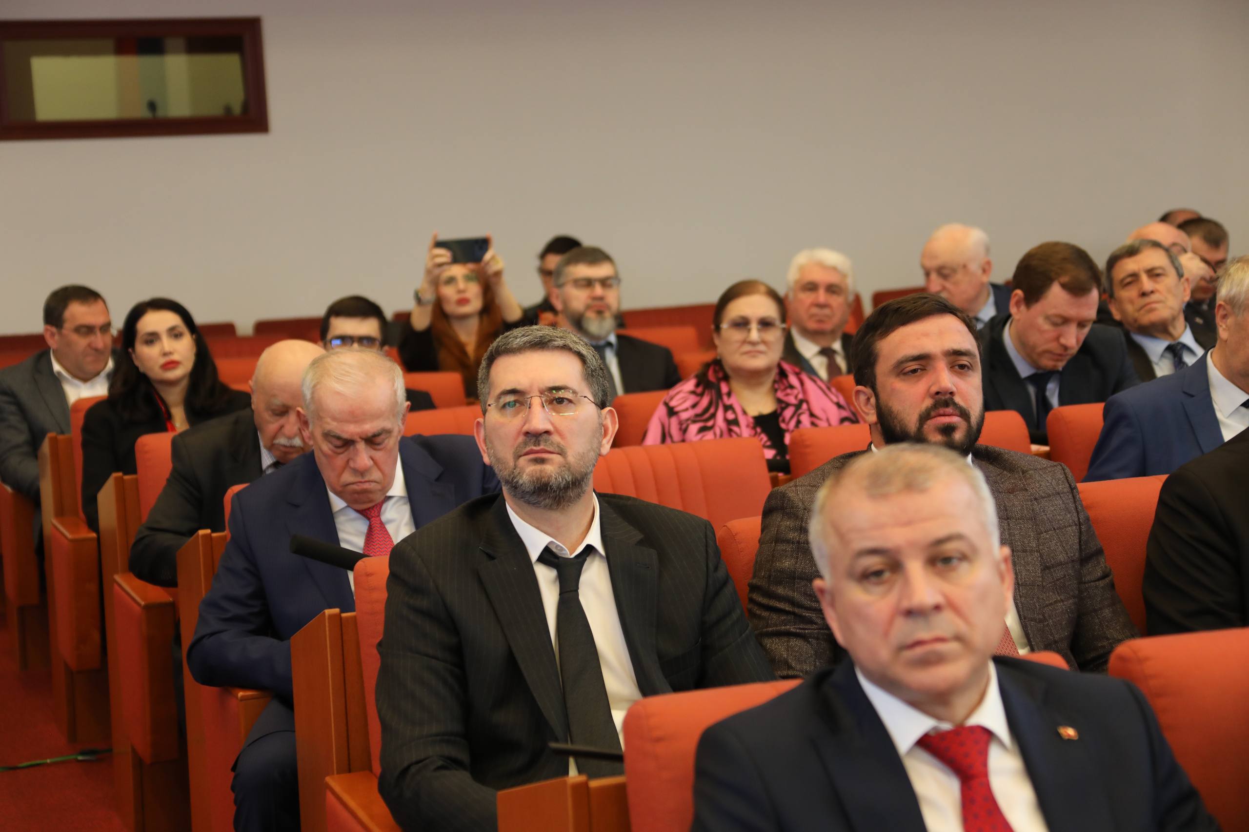 В Дагестане заменено 8 тысяч опор высоковольтных линий В Дагестане заменено 8 тысяч опор высоковольтных линий