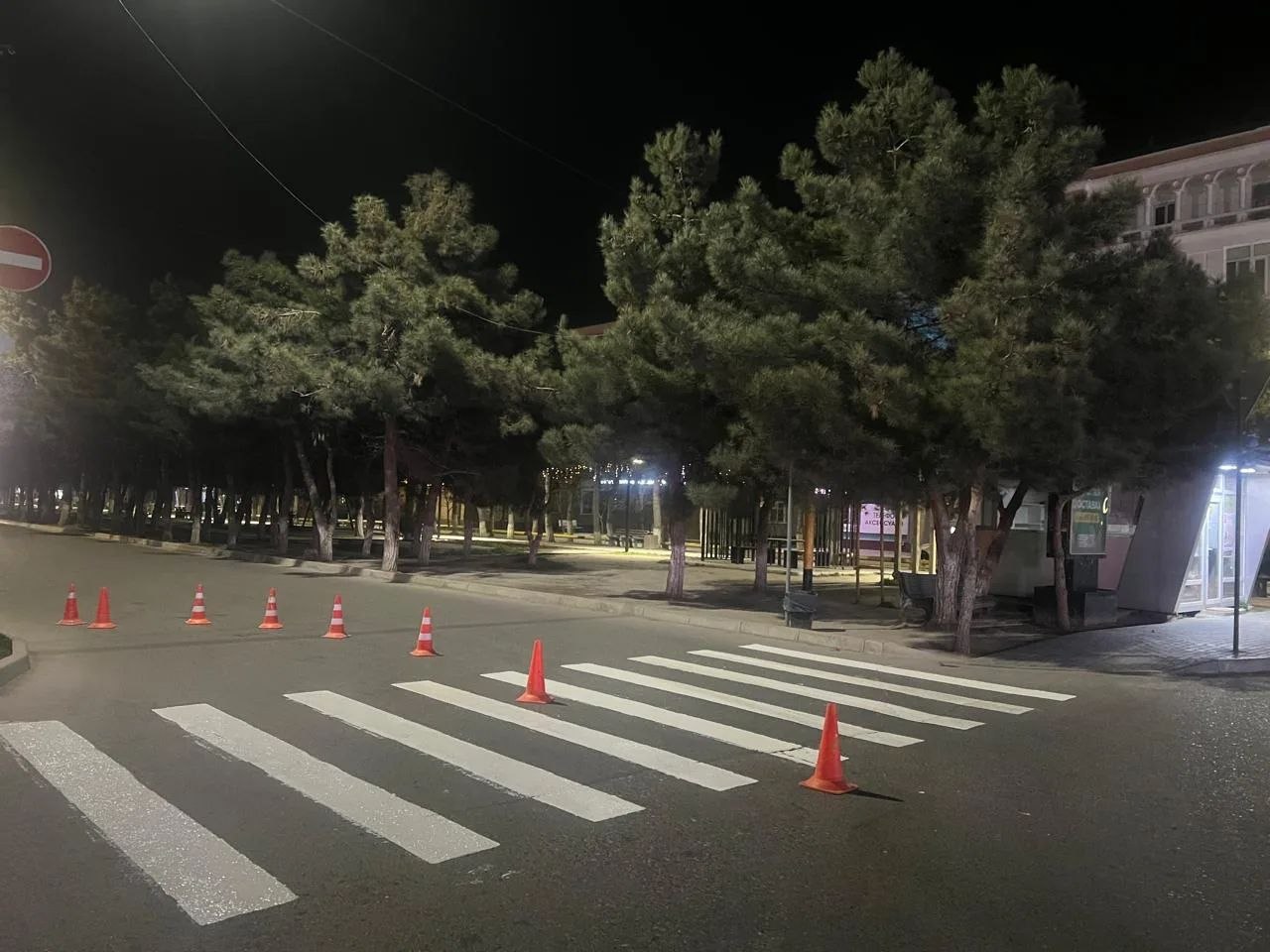 Сотрудники МБУ "Зелёный город" завершили работы по обновлению дорожной разметки на перекрестке улиц С. Стальского и Назарова Сотрудники МБУ "Зелёный город" завершили работы по обновлению дорожной разметки на перекрестке улиц С. Стальского и Назарова