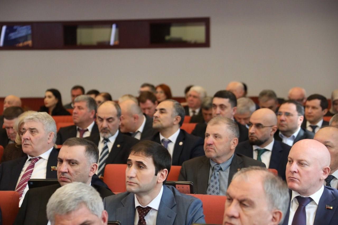 Участники Общественного и Экспертного советов при Министерстве по национальной политике и делам религий РД, представители подведомственных Миннацу региона учреждений, а также общественных организаций прокомментировали... Участники Общественного и Экспертного советов при Министерстве по национальной политике и делам религий РД, представители подведомственных Миннацу региона учреждений, а также общественных организаций прокомментировали...